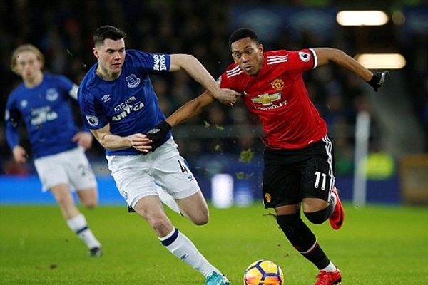 Martial lập công, MU giành 3 điểm trước Everton