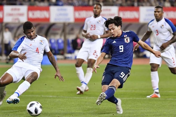Nhật Bản hạ Uruguay sau trận cầu 7 bàn đầy kịch tính