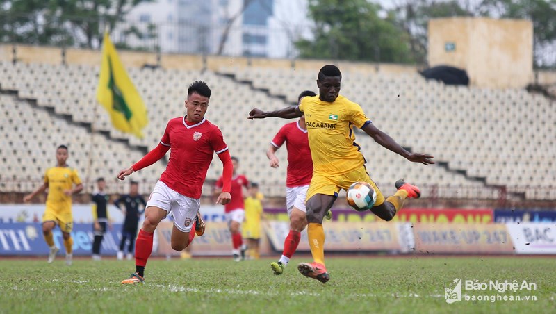Hồng Lĩnh Hà Tĩnh chuẩn bị đấu SLNA ở trận 'derby Nghệ Tĩnh'