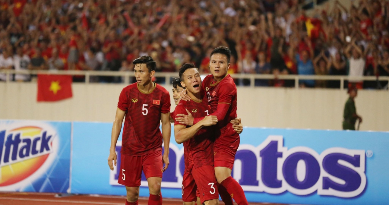 CHÍNH THỨC: Việt Nam giữ vững thứ hạng lịch sử, bỏ xa Thái Lan trên BXH FIFA