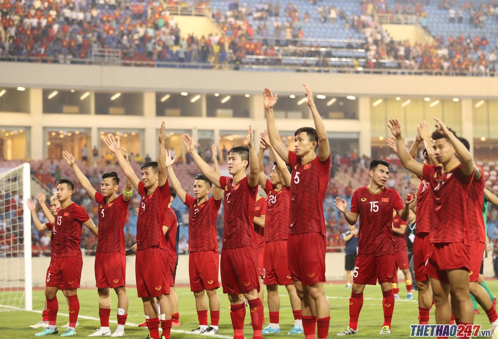 Việt Nam bỏ xa 'đại kình địch' Thái Lan trên BXH FIFA