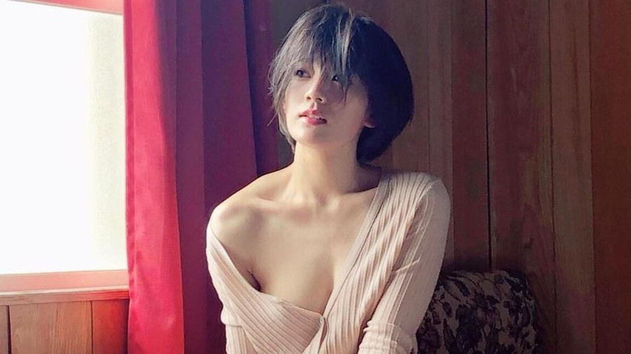 Choáng ngợp trước thân hình sexy của nữ giám đốc J.League