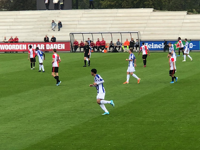 Van Hau plays in Heerenveen youth team’s match