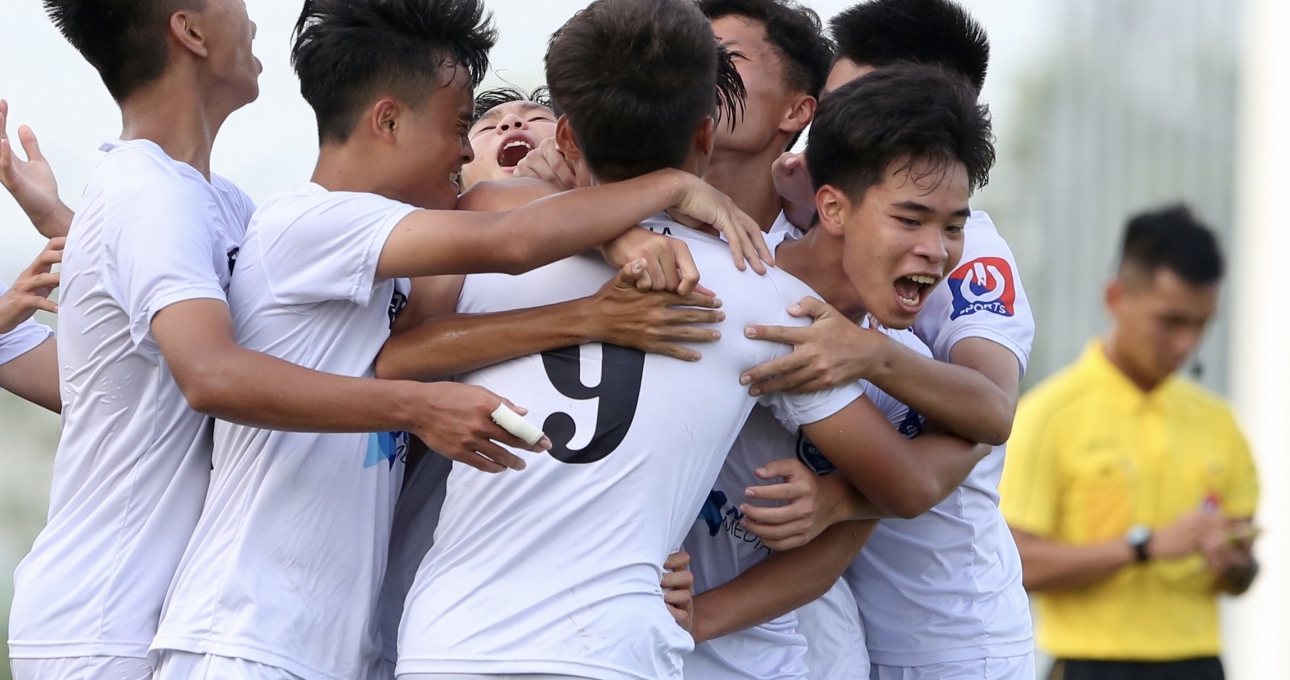 Văn Quyến và các học trò vào chung kết giải bóng đá Vô địch U17 Quốc gia - Next Media 2020 