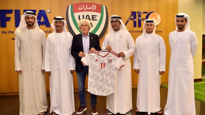 UAE có HLV mới đấu Việt Nam ở VL World Cup 2022