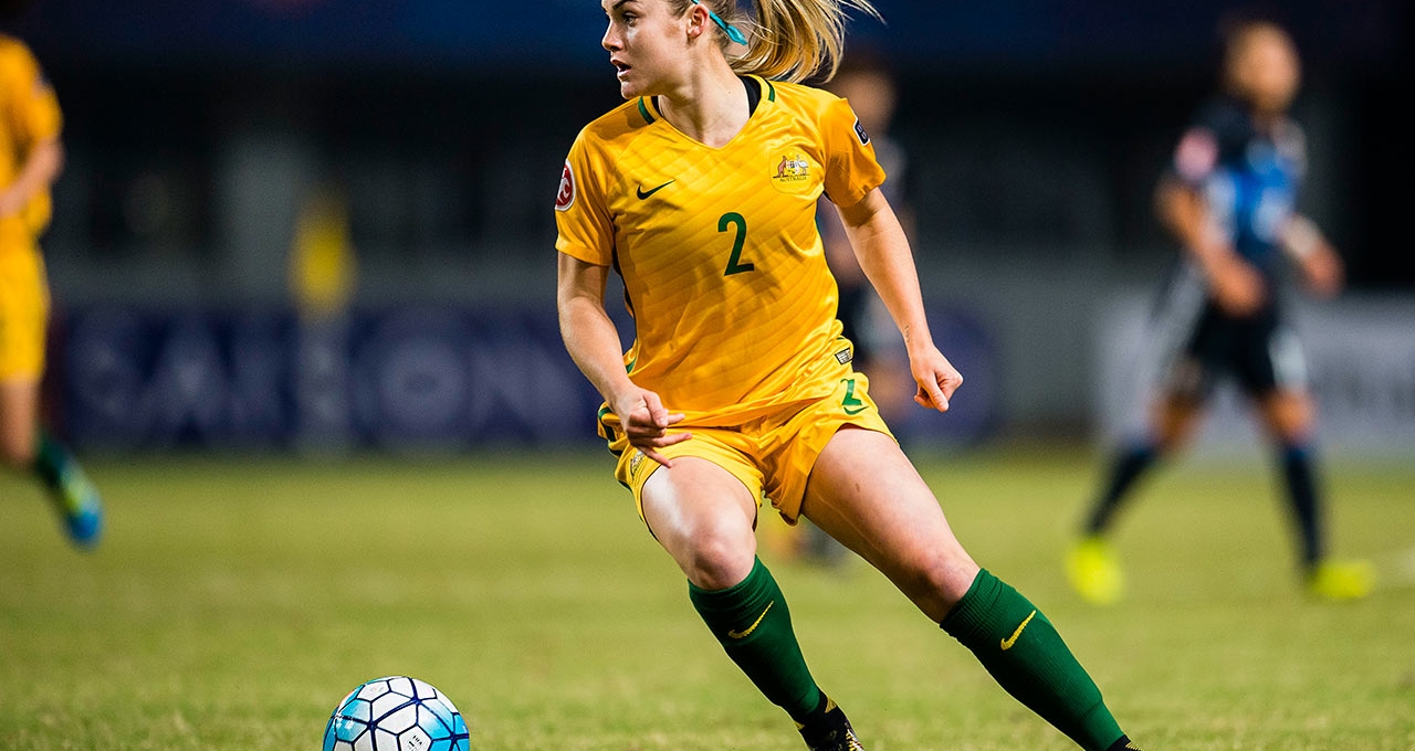 Nhan sắc nữ trung vệ Australia xinh đẹp sắp đối đầu Việt Nam