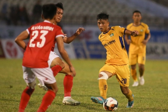 HLV HL Hà Tĩnh: '8 cầu thủ cũng không cản được Phan Văn Đức'