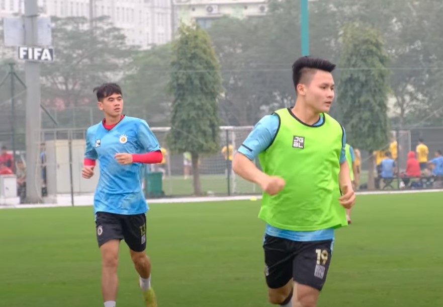 VIDEO: Quang Hải trở lại với những bước chạy thần tốc