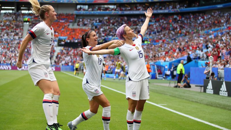VIDEO: Những pha ăn mừng 'bá đạo' nhất của bóng đá nữ 