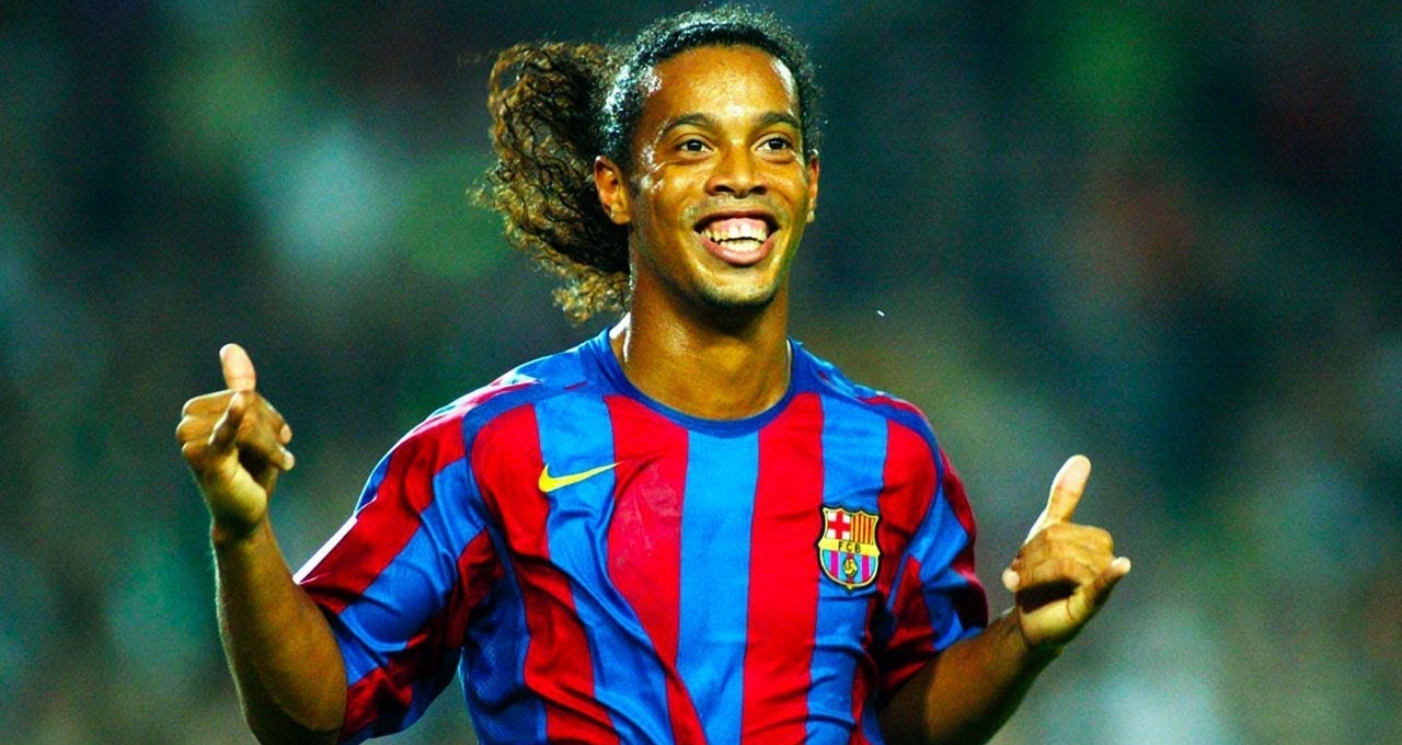Huyền thoại Ronaldinho quyết định “cực sốc” ở tuổi 39