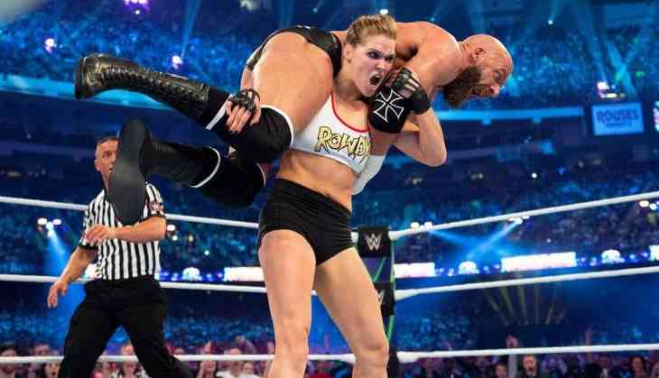 'Chị đại' UFC Ronda Rousey quăng đối thủ 'bầm dập' trong màn ra mắt WWE
