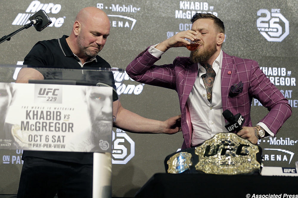 Dana White lo sợ Conor McGregor sẽ không thể quay lại thời hoàng kim