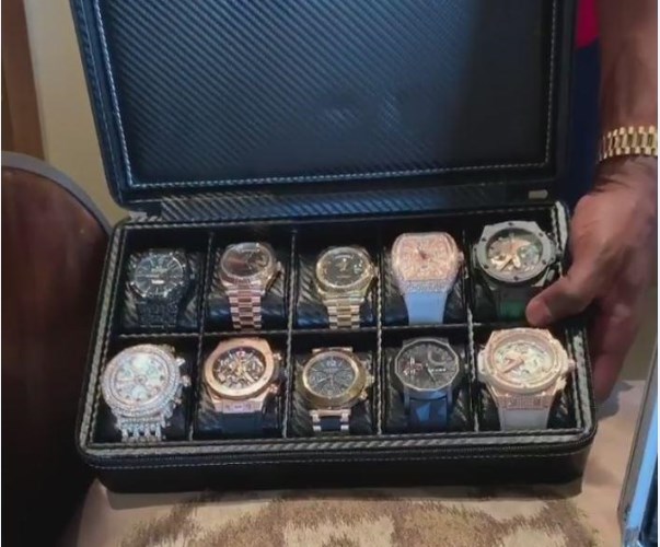 Kiếm bộn tiền, Floyd Mayweather tậu bộ sưu tập đồng hồ gần 400 tỷ
