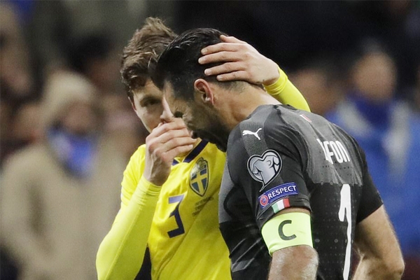 Buffon khóc nức nở, Thụy Điển ăn mừng điên dại sau chiến tích