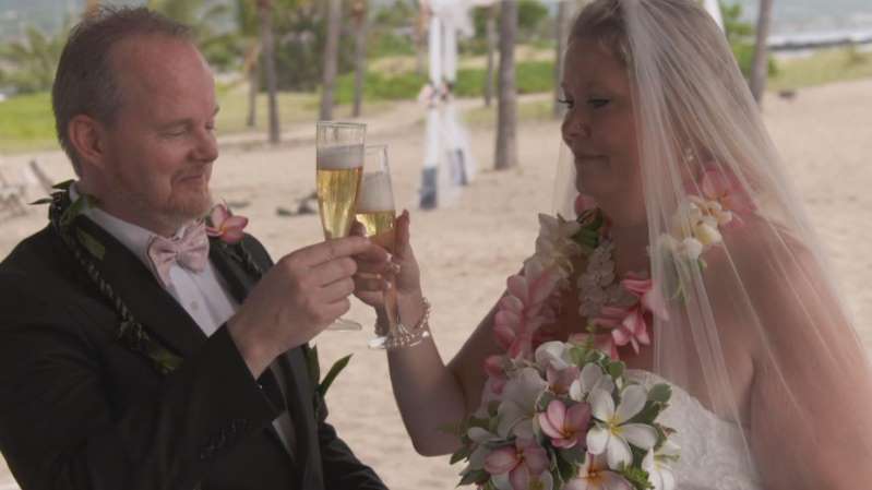 VIDEO: Người phụ nữ làm lại đám cưới 'trong mơ' sau khi giảm 45 kg