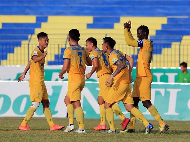 Thắng Hải Phòng, Thanh Hóa bất ngờ lọt top 2 BXH V-League