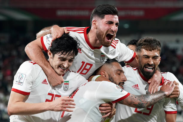 Thắng nhẹ nhàng Oman, Iran gặp Trung Quốc ở tứ kết Asian Cup