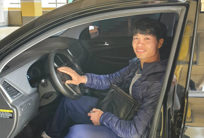 Hé lộ trải nghiệm khó đỡ của Công Phượng khi lần đầu lái ô tô ở Hàn Quốc