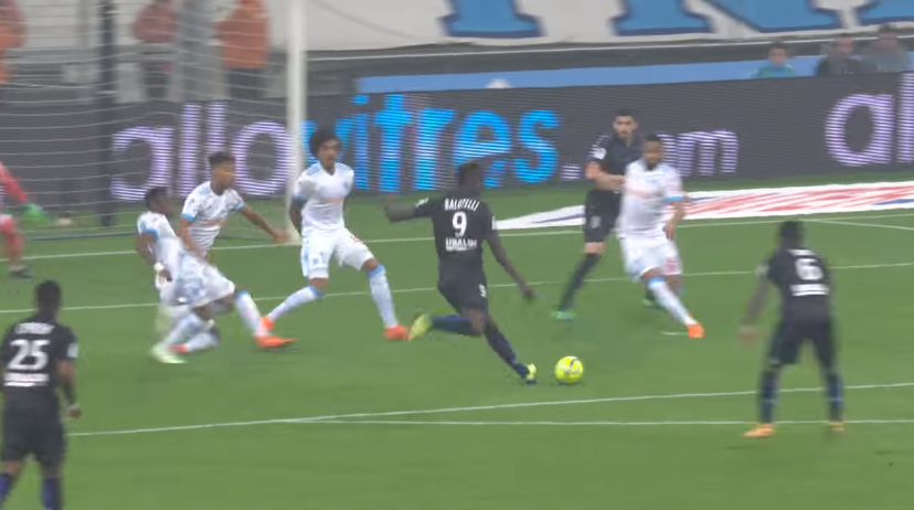 VIDEO: Pha solo ghi bàn đẳng cấp của Balotelli ở vòng 36 Ligue 1