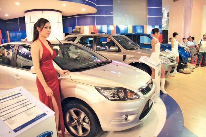 Giá xe ô tô nhập khẩu được dự đoán sắp tăng mạnh