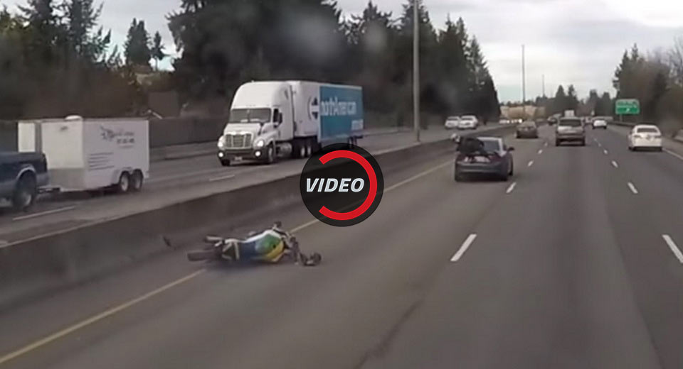 Video: Tai nạn mô tô phân khối lớn may mắn nhất năm