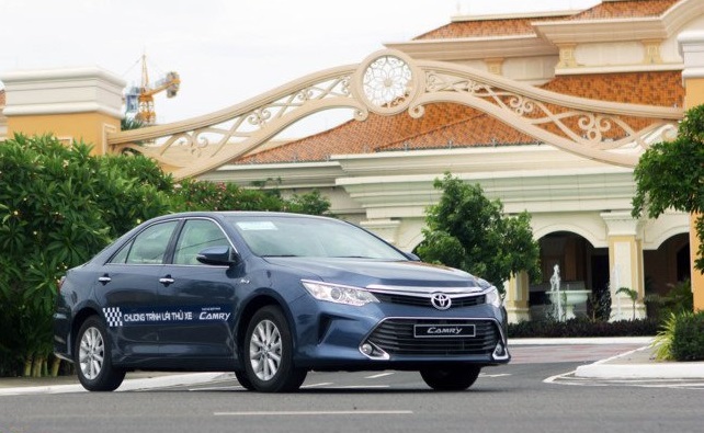 Người Việt ngày càng 'chán' ô tô Toyota Camry, Honda Accord