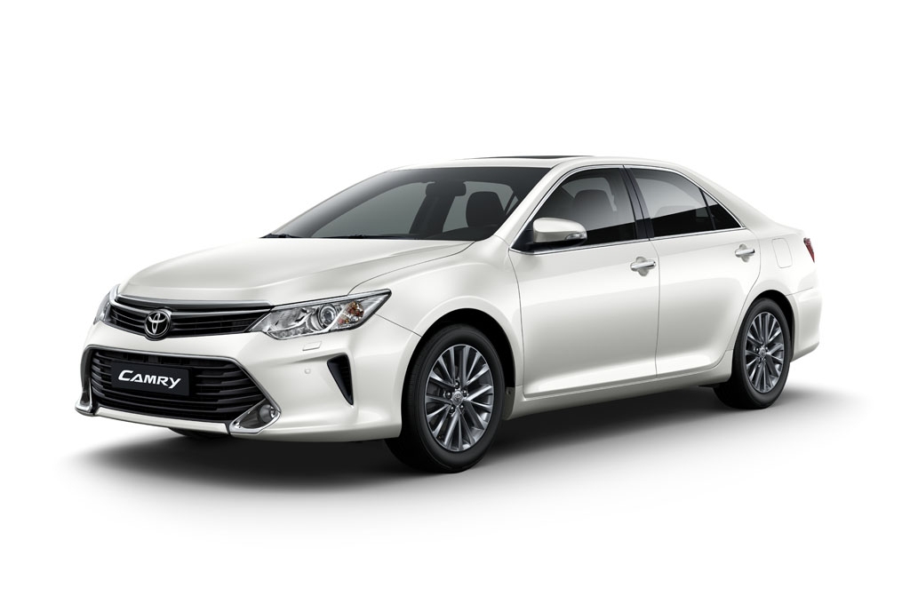 Ô tô Camry giảm 120 triệu đồng: Cú 'down' giá khó tin