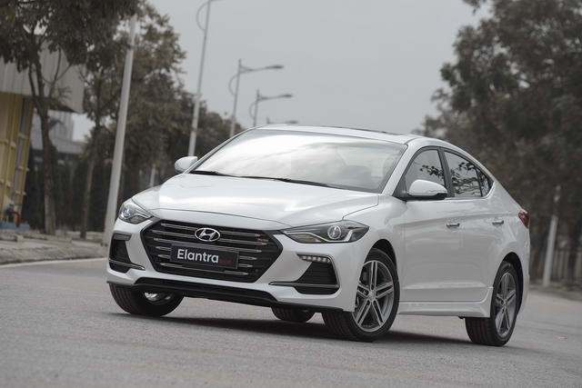 Hyundai Elantra Sport giá 729 triệu đồng tại Việt Nam