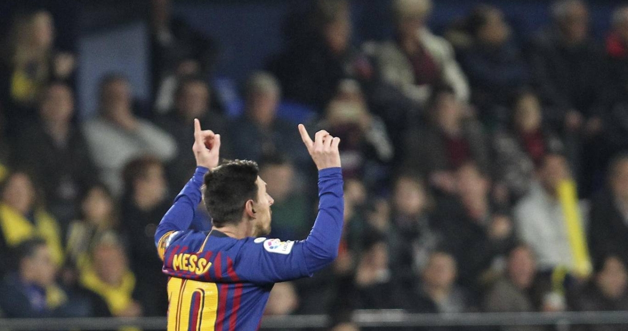 Messi lập kỷ lục sau siêu phẩm đá phạt vào lưới Villarreal