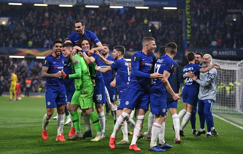 Chelsea lọt vào chung kết Europa League sau loạt đá luân lưu