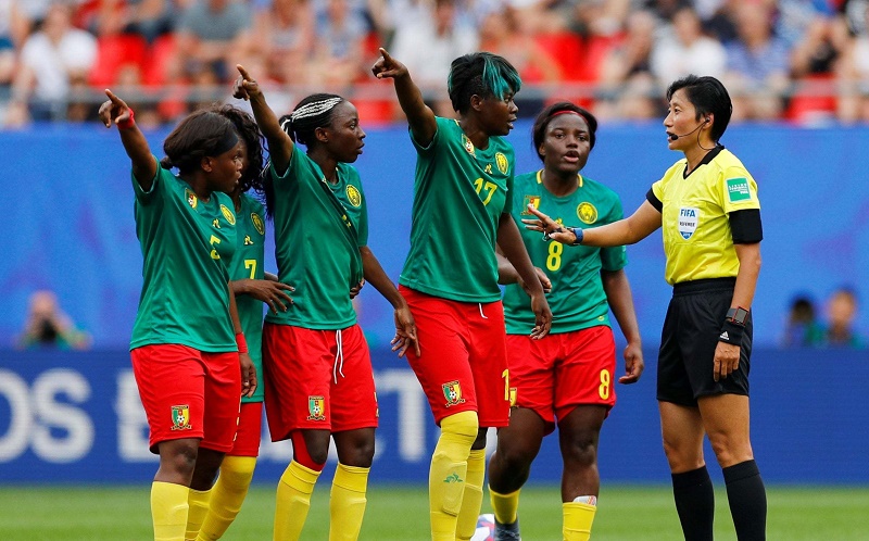 Bỏ dở trận đấu như V.League, Cameroon nguy cơ nhận án phạt từ FIFA