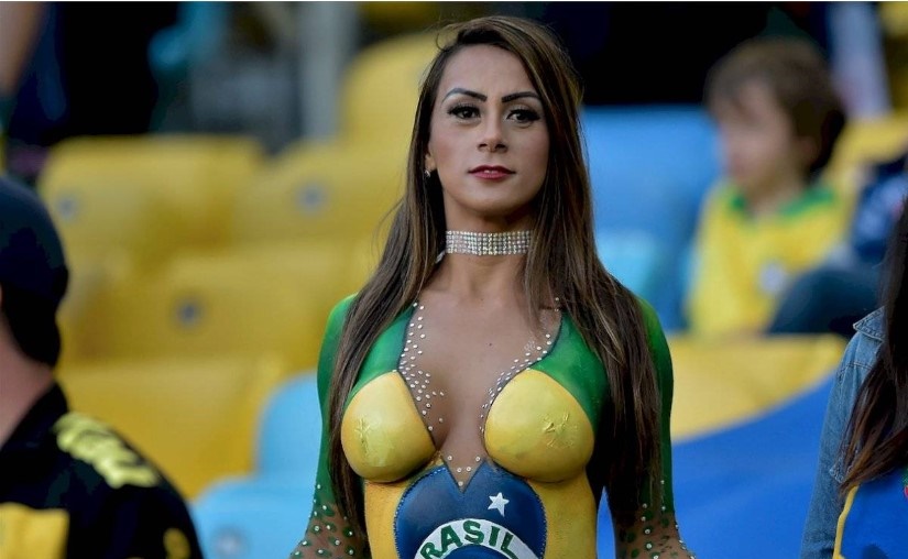 Nữ CĐV khỏa thân táo bạo trong trận chung kết Copa America