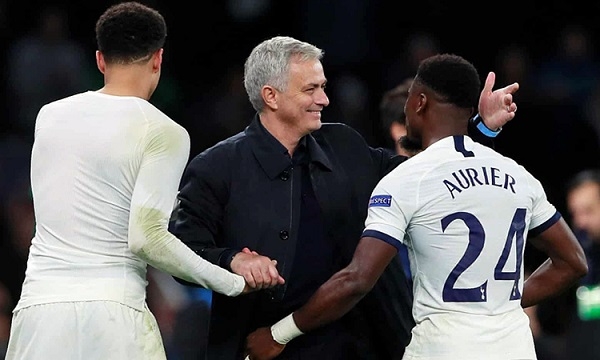 HLV Mourinho lập kỷ lục 'vô tiền khoáng hậu' tại Cúp C1