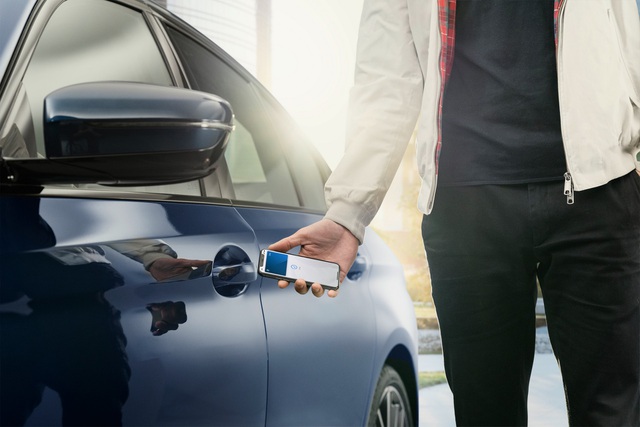 Chủ nhân BMW có thể dùng iPhone mở xe thay cho chìa khóa