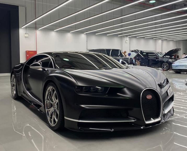Của hiếm Bugatti Chiron chào bán giá 'rẻ' bất ngờ tại Việt Nam