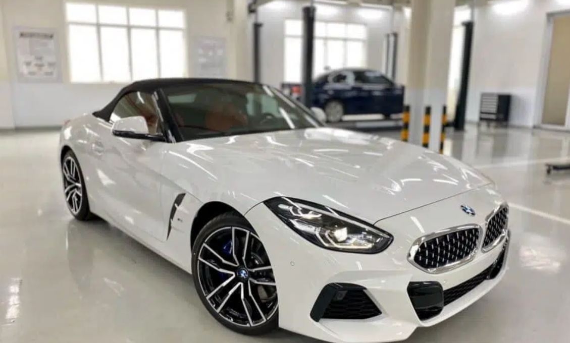Mui trần BMW Z4 đầu tiên về Việt Nam, giá 3,3 tỷ đồng