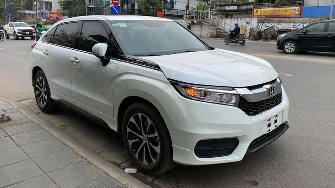 'Đàn anh' của Honda CR-V bất ngờ lộ diện trên phố Hà Nội
