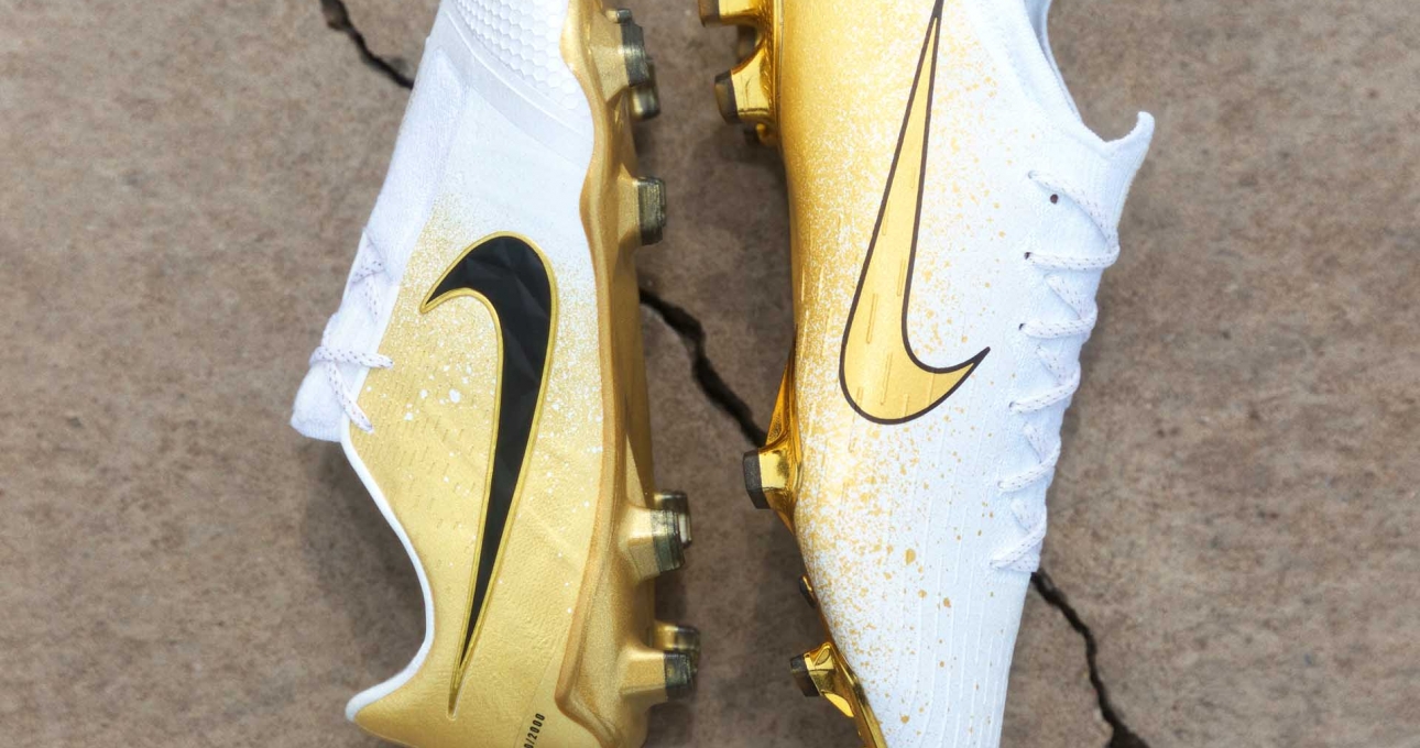 Nike giới thiệu 'giày vàng' trước thềm chung kết FA Cup