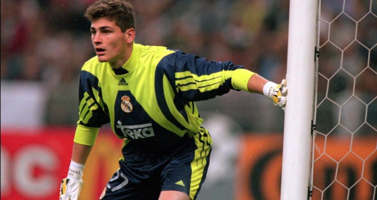 Adidas vinh danh Iker Casillas với mẫu găng tay đặc biệt
