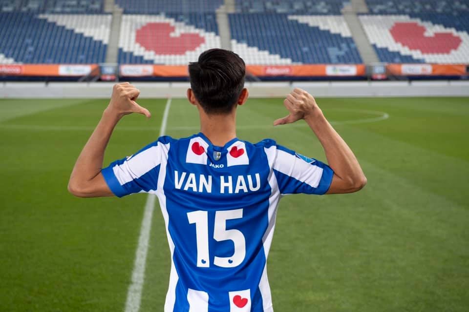 SC Heerenveen mở bán áo đấu số 15 in tên Văn Hậu với giá từ 83 Euro