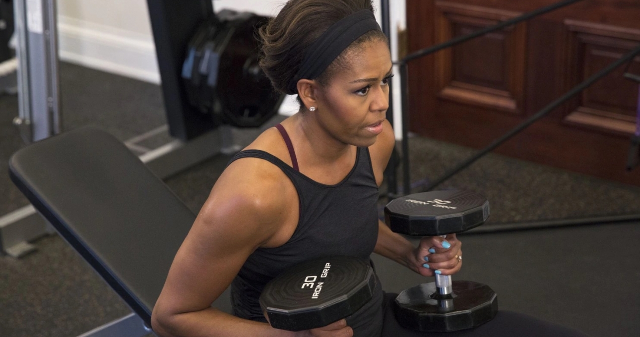 Vợ cựu tổng thống Mỹ Obama tập gym truyền cảm hứng