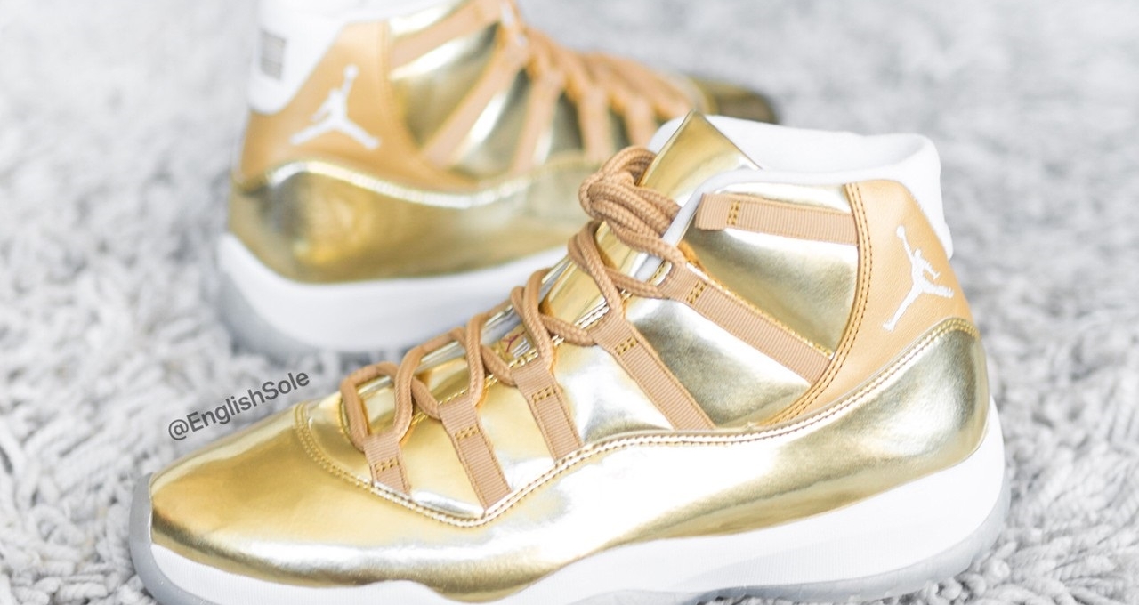 Drake và Jordan ra mắt giày vàng Metalic chói mắt