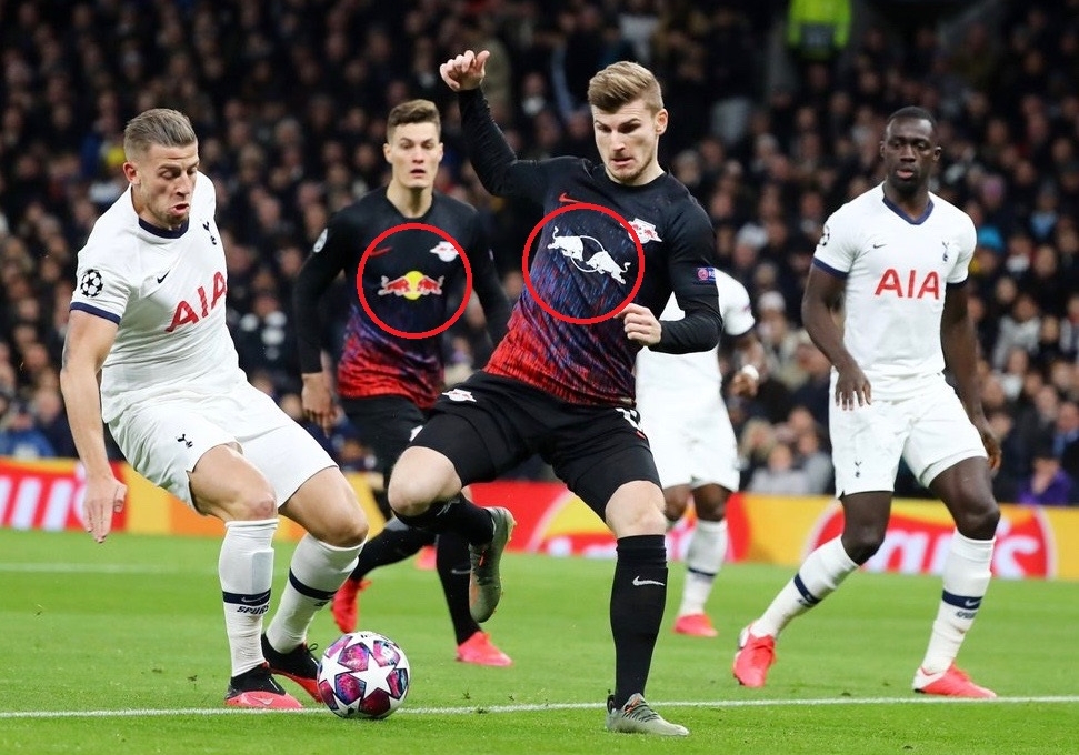 Cầu thủ Leipzig mặc sai đồng phục trong trận gặp Tottenham