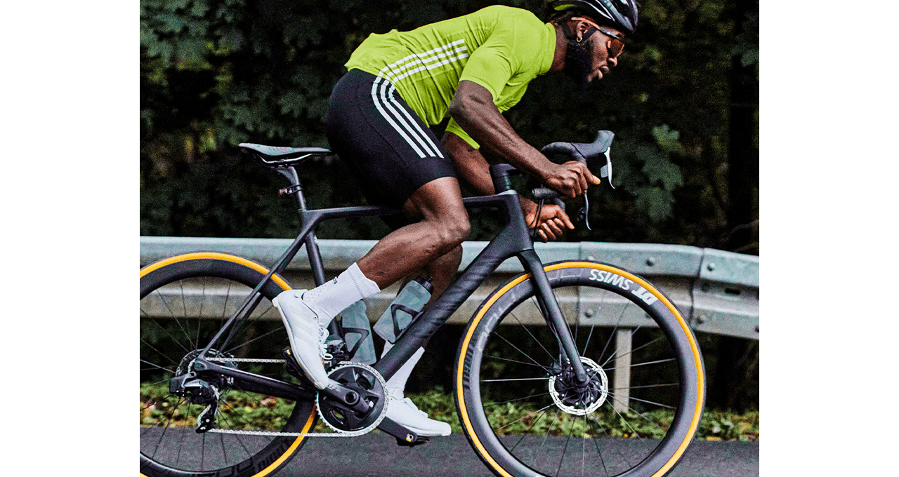 Adidas lần đầu tiên ra mắt giày đạp xe sau 15 năm
