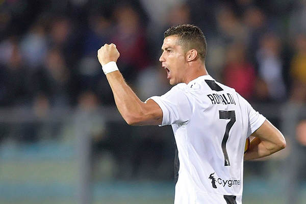 Ronaldo lập siêu phẩm, Juventus giành trọn 3 điểm 