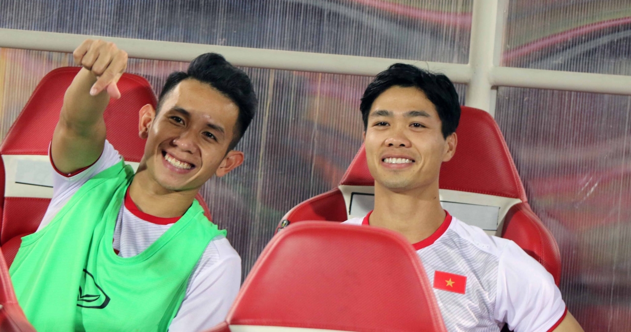 Công Phượng tươi cười rạng rỡ dù không được thi đấu trước Indonesia