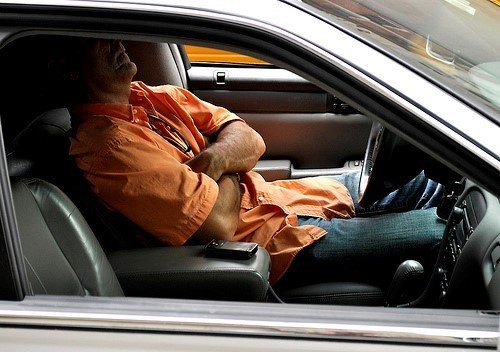 Giám đốc trẻ tử vong vì ngủ trong ô tô - Lời cảnh tỉnh cho các tài xế