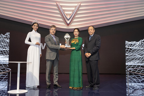 VinFast bất ngờ nhận giải 'khủng' tại Paris Motor Show