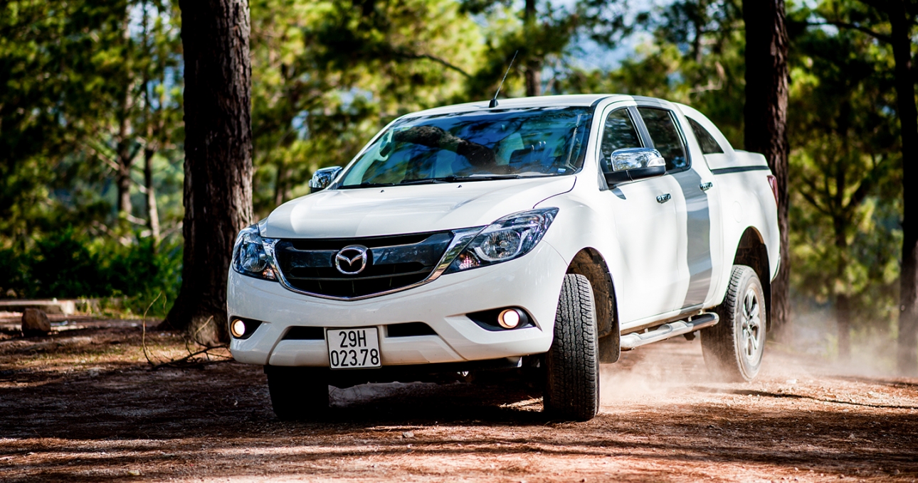 Mazda BT-50 giảm giá mạnh tay, 'quyết đấu' cùng Ford Ranger