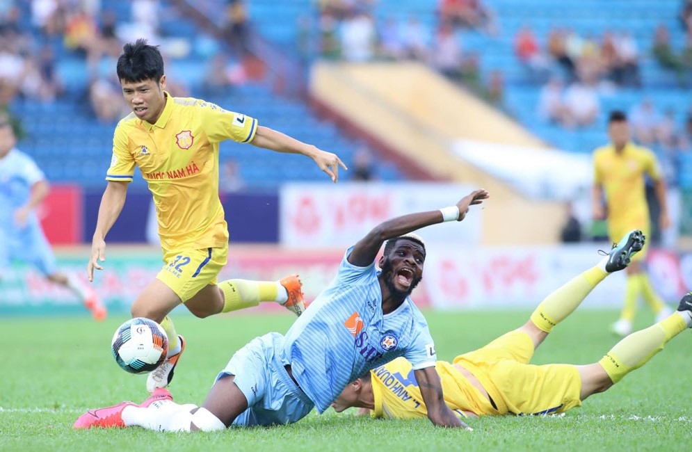 Highlights Nam Định 1-0 SHB Đà Nẵng (Vòng 2 GĐ2 V-League 2020)